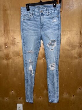 American Eagle Outfitters Light Blue Distressed Skinny Jeans